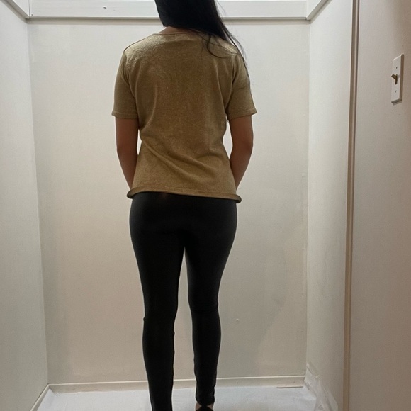 ✨ Vintage Gold Glittery Shirt - Easton’s House Brand ✨ - Picture 8 of 8